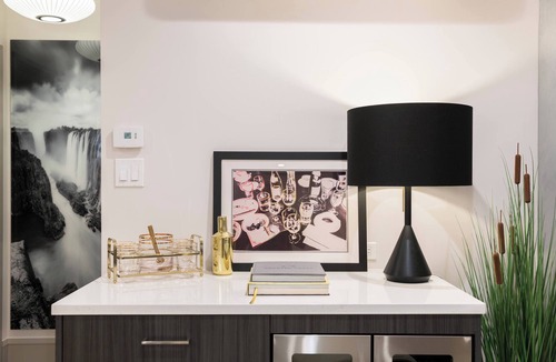 Aspen Condo | 2BR 2.5BA Luxurious Aspen Mountain Modern!