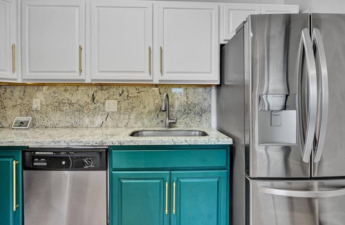 South Middle River House | 2BR - 2 bath Heated Pool- Family-Pet Friendly fun
