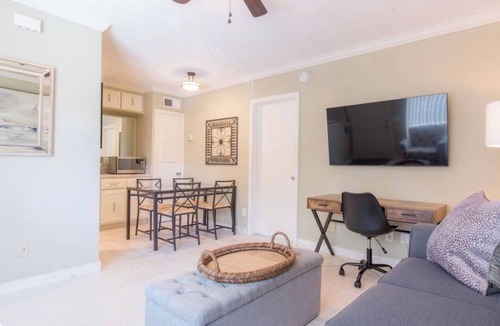 Santa Barbara Estates Apartment | 2BR/2BA | Walk to the Beach