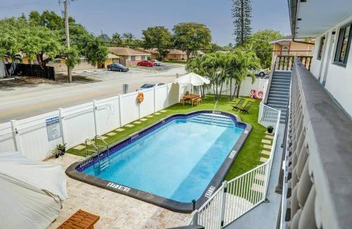 Imperial Point Apartment | 2BR Cozy FLL Retreat!