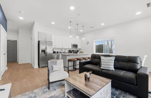 Little Italy Apartment | 2BR Lil’ Italy Retreat | Fast WiFi+Pets, W/D