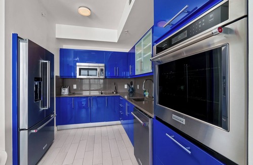 Central Beach Condo | 2BR W Residence, Double LivingRoom,Brand New Sofas, Pool, Hot tub