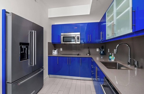 Central Beach Condo | 2BR W Residence, Double LivingRoom,Brand New Sofas, Pool, Hot tub