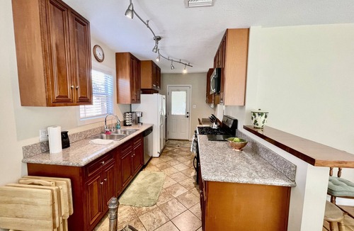Northridge House | 3+2 Northridge private home, close to everything LA has to offer