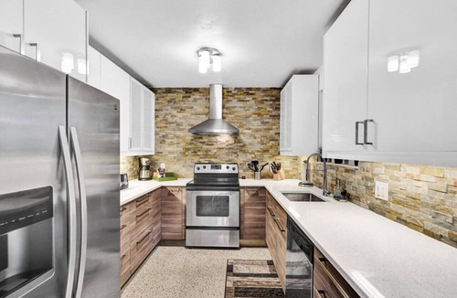Wilton Manors House | 3/2 with pool, 5 min. walk to food and fun