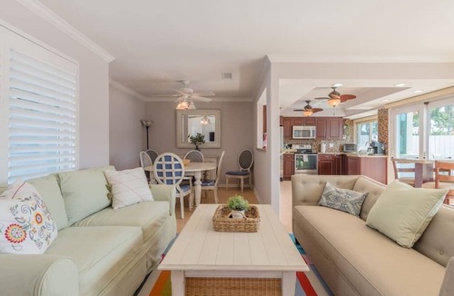 Imperial Point House | 3 BD + Heated Pool + 3 MI to Beach