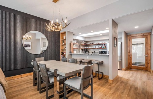 Eagle-Vail Condo | 3 Bed/2 Bath Central Upscale Home near BC & Vail