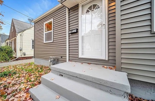 Painesville House | 3-bedroom house in brilliant Painesville with AC and fitness room