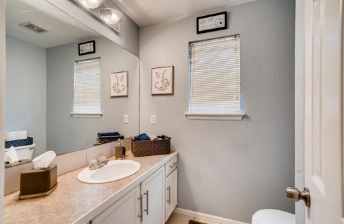 University Hills House | 3 Bedroom Townhouse in Denver Conveniently Located
