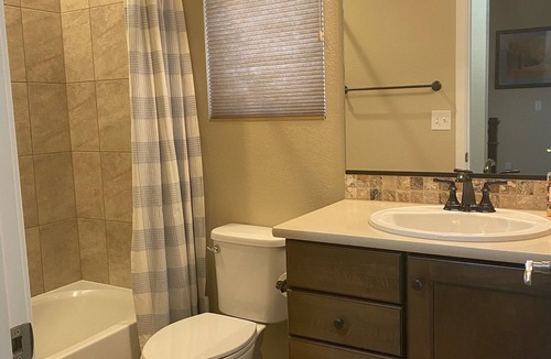 Wolf Ranch Bed & Breakfast | 3 bedrooms, living room, kitchen for rent in beautiful house & great location.
