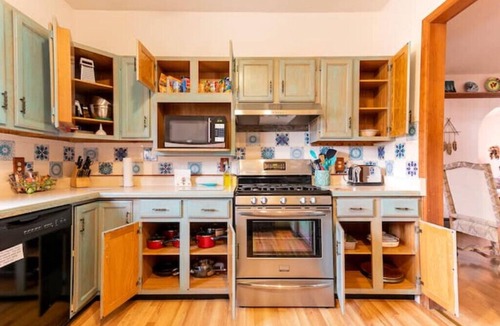 Grand Junction House | 3 King Beds-Hot Tub-Firepit-Historic-Downtown