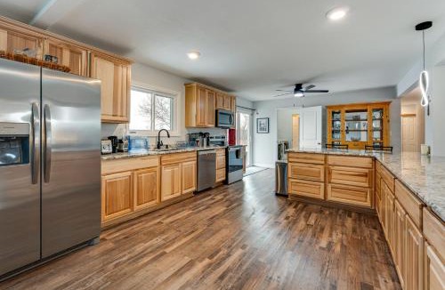 Longmont House | 3 Mi to Dtwn Berthoud: Home w/Longs Peak Views