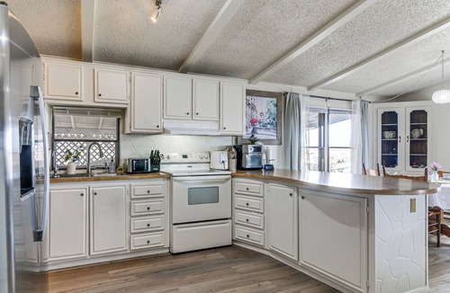 Greenehaven Cottage | 3 Mi to Lake Powell! Desert Escape w/Valley Views