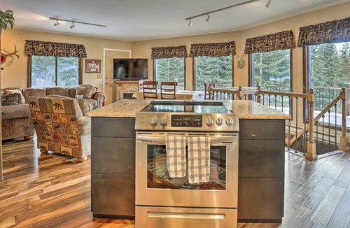 Baldy Mountain Cabin | 3 Mi to Ski Slopes! Hot Tub Haven in Breckenridge