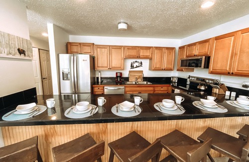 Copper Mountain Village Condo | 3 min Walk to Slopes, Great Views, Shared Hot Tub