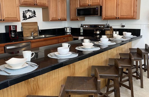 Copper Mountain Village Condo | 3 min Walk to Slopes, Great Views, Shared Hot Tub