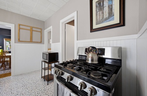 Tremont Apartment | 3 Private Apts in Tremont - Perfect for Groups