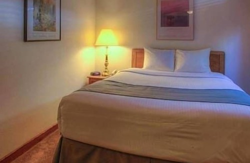 Woodmoor Resort | 3 Suite Ski in at Gold Point Resort, Breckenridge