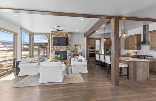 Steamboat Springs House | 30+ Night Ski Retreat | Pet Friendly| Minutes to Slopes | Hot Tub