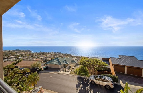 Three Arch Bay House | 30+ Stay, Walk To Beach, W/Amazing Ocean Views