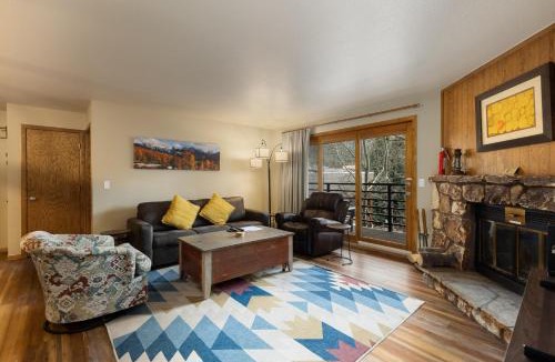Mountain House Apartment | 309 Snowdance Manor condo