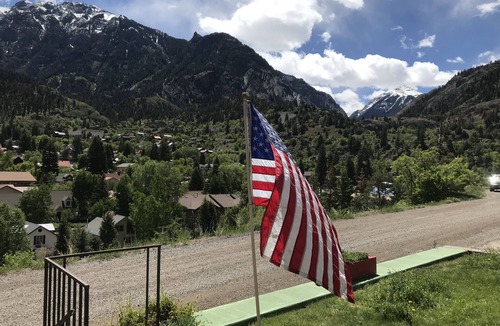 Ouray Cabin | 360 Views! Walk To Main Street and Hot Springs Pool! Relax And Enjoy The View