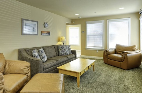Downtown House | 361 A Hinds 4 Bedroom Townhouse by RedAwning