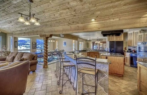 Del Norte House | 38 acre Mtn Escape w/Indoor Pool Sauna 360 Views
