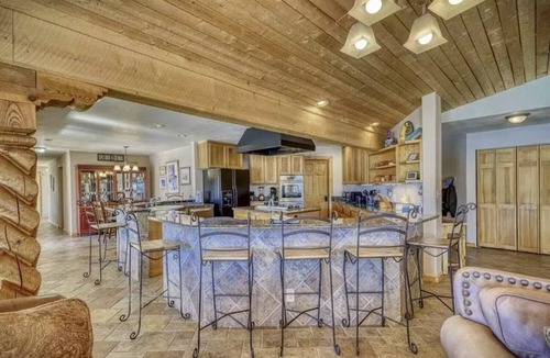 Del Norte House | 38 acre Mtn Escape w/Indoor Pool Sauna 360 Views