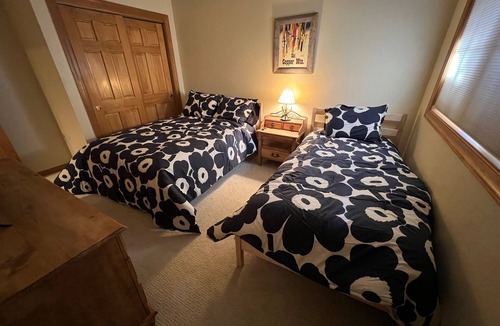 East Village at Copper House | 3BR/3.5Ba Slopeside Ski-in/Ski-out Townhome, Amazing Ski Views, Pvt Garage, W/D
