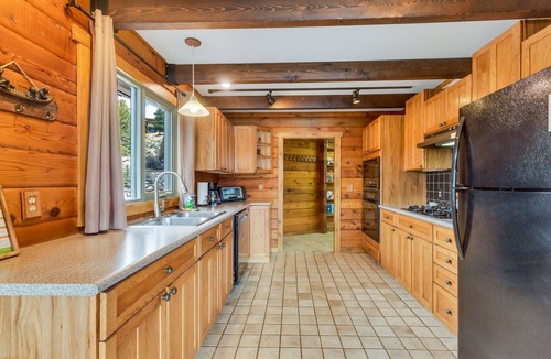 Twin Lakes Cabin | 3BR Cabin w/Hot Tub, Lake & 14er Views
