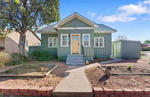 Aberdeen House | 3BR Charming Home, Bright Space & Sleeps 6