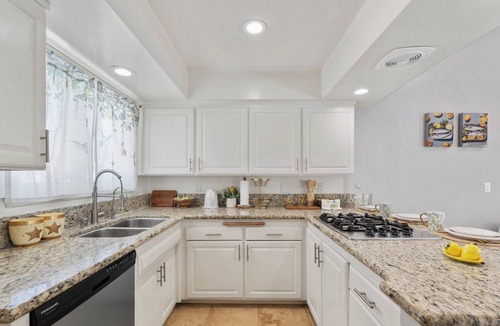 Midway City House | 3BR Chic & Modern Retreat near Disneyland