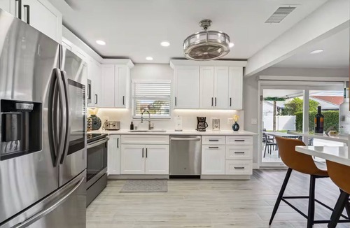 Dania Beach House | 3BR Dania Beach Escape: Heated Pool, Mini Golf & Tropical Fun for 8!