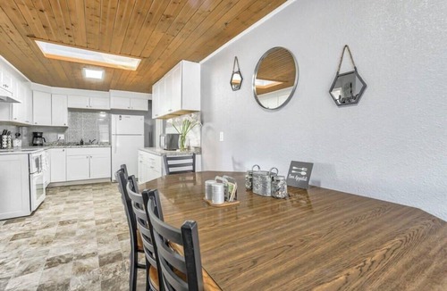 Southeast Colorado Springs House | 3BR Dog-Friendly, Midterm & Corporate near Airport