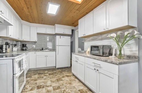 Southeast Colorado Springs House | 3BR Dog-Friendly, Midterm & Corporate near Airport