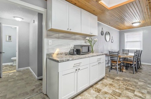 Southeast Colorado Springs House | 3BR Dog-Friendly, Midterm & Corporate near Airport