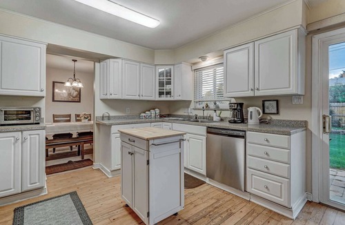 West Colorado Springs House | 3BR Home patio backyard near Garden of the Gods CO