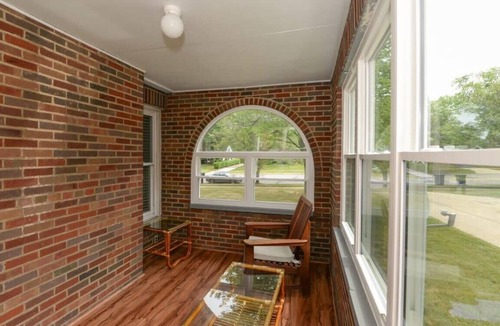 Independence House | 3BR Retreat Near Cleveland | Sunroom w/Ping-Pong