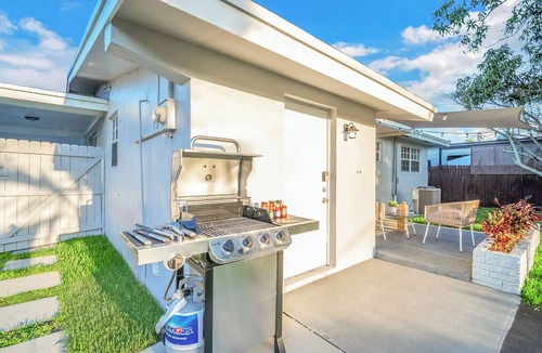 Miramar House | 3mi Hard Rock Stadium - 9mi Beach - Patio & Grill