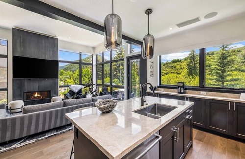 Avon House | 4 Bed Home in Heart of Avon - Westin Amenities