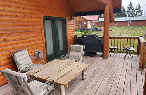 Foxpark Cabin | 4 Bedroom Cabin with Starlink Wifi-5 minute ride to main trails RZR/Snowmobile!