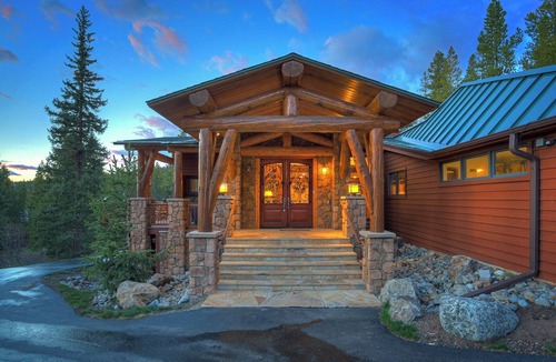 Baldy Mountain Ski Chalet | 4-bedroom Chalet in 8 Minutes from Downtown Breck