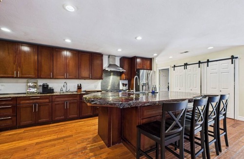 Ferndale House | 4-bedroom house in historic Ferndale with bonus dressing room, pet friendly!