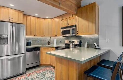 Aspen Hotel | 4 bedroom suite, Central, By Gondola, Pool-Hot Tub