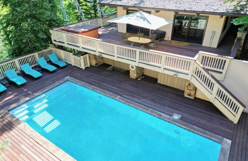 Vail Villa | 4 Bedrooms | 5 Baths | Sleeps 10 Private Pool & Hot Tub | Walk to Village