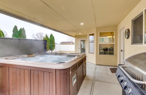 Grand Junction House | 4 Mi to Dtwn Grand Junction: Hot Tub Haven!
