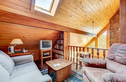 Allenspark House | 4 Mi to RMNP: Allenspark Cabin w/Wraparound Deck!