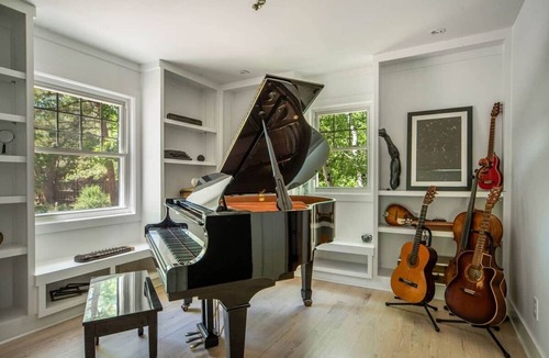 Parkside House | 4 private suites+bonus 5th bd! Hot Tub+Family+Pets