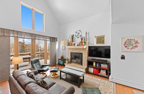 Wildernest Villa | 40 Burgundy Circle
